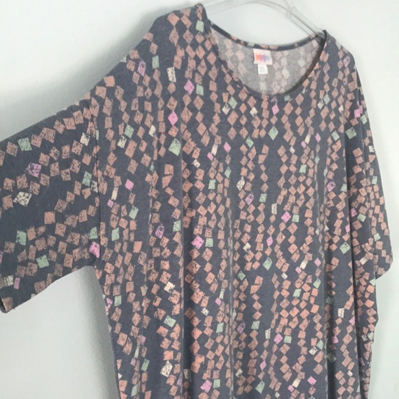LulaRoe Irma top, size 2X - Picture 2 of 6